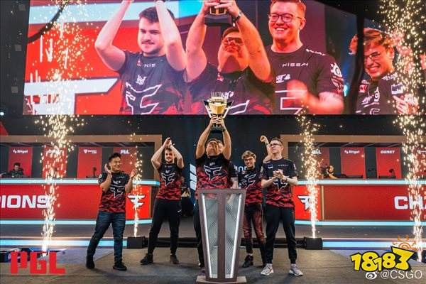 瞩目的四连 瞩目的四连